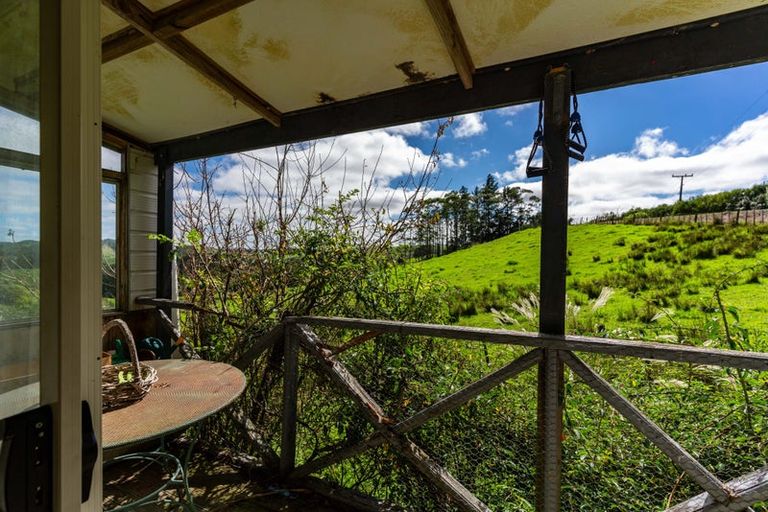 Photo of property in 64 Gorge Road, Maungaturoto, 0520