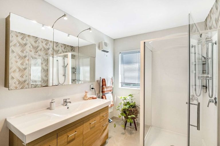 Photo of property in 4 Solander Road, Pegasus, 7612