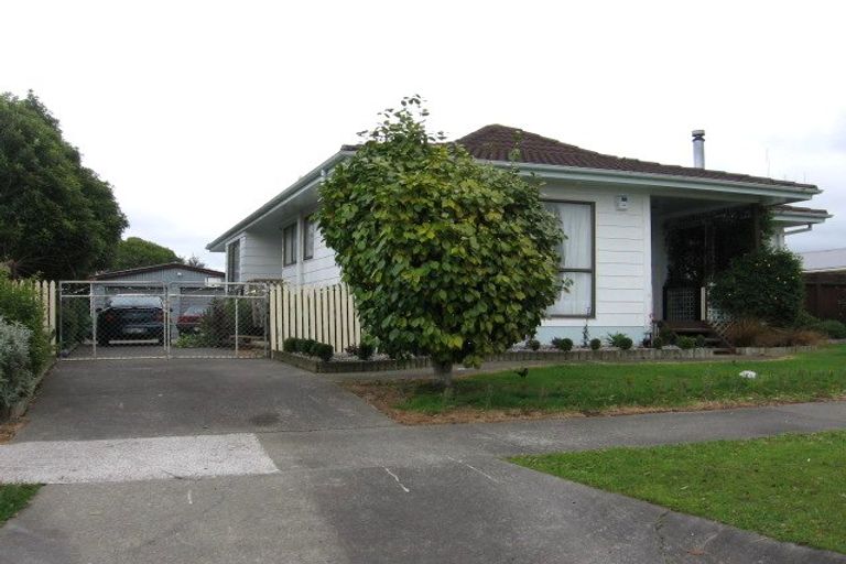 Photo of property in 8 Colonial Place, Kelvin Grove, Palmerston North, 4414