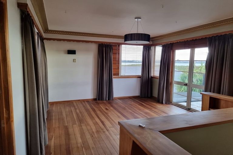 Photo of property in 10 Mona Avenue, Mangere Bridge, Auckland, 2022