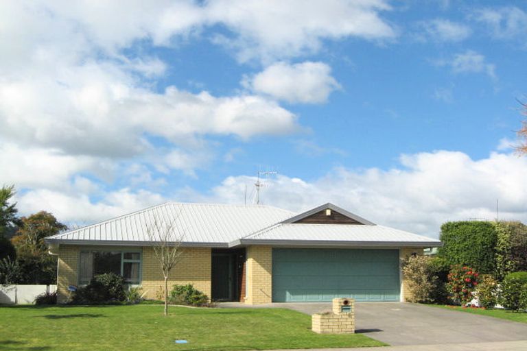 Photo of property in 6 Edgewater Grove, Whakatane, 3120