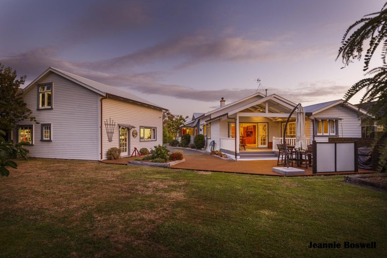 Photo of property in 127 Gillespies Line, Cloverlea, Palmerston North, 4412