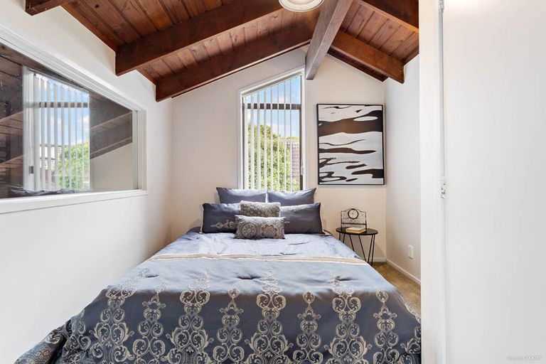 Photo of property in 54 Edgeworth Road, Glenfield, Auckland, 0629
