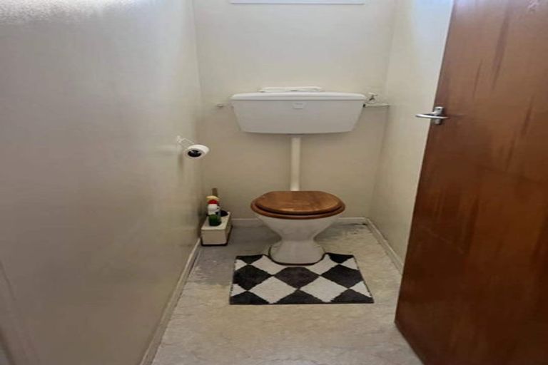 Photo of property in 10 Coronation Road, Glenfield, Auckland, 0627