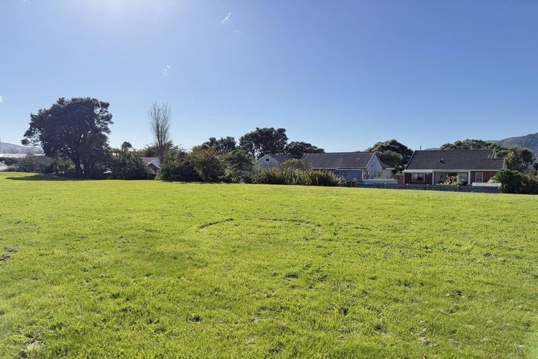 Photo of property in 25 Pirie Crescent, Moera, Lower Hutt, 5010