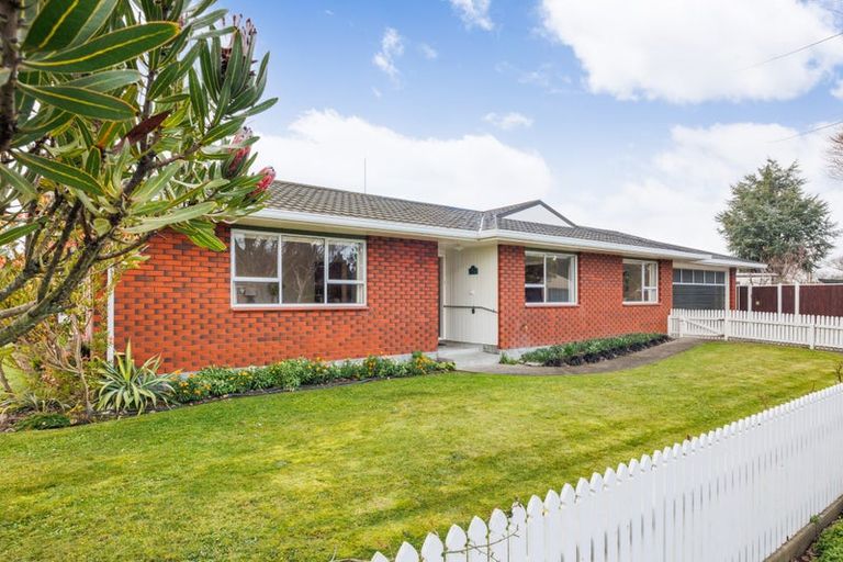 Photo of property in 27 Carter Crescent, Awapuni, Palmerston North, 4412
