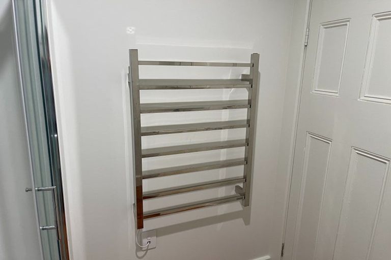 Photo of property in Newman Court Apartments, 2 Newman Terrace, Thorndon, Wellington, 6011