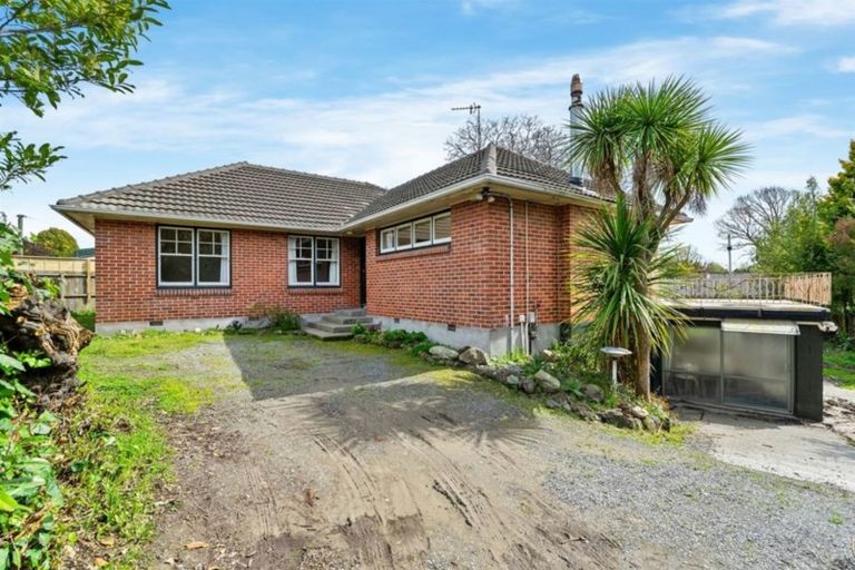 Photo of property in 121 Saint Martins Road, Saint Martins, Christchurch, 8022