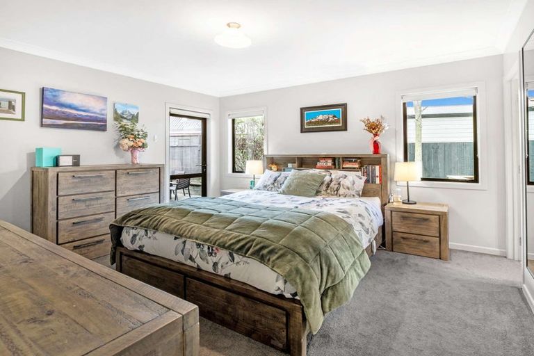 Photo of property in 34 Dahlstrom Grove, Kelvin Grove, Palmerston North, 4414