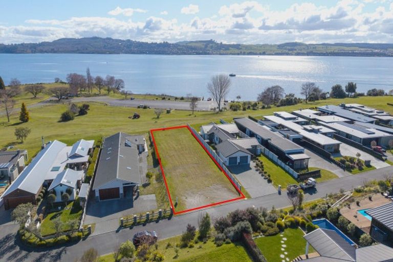 Photo of property in 30 Kuiwai Drive, Rainbow Point, Taupo, 3330