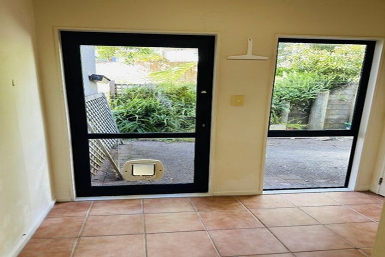 Photo of property in 25 Mariners View Road, Beach Haven, Auckland, 0626