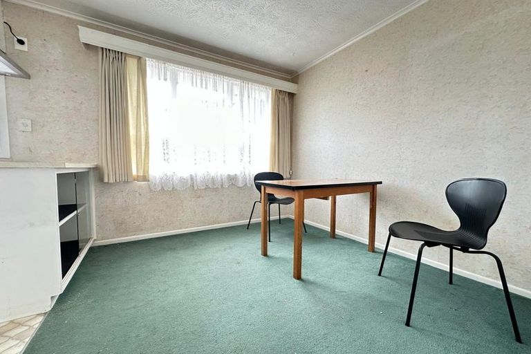 Photo of property in 10 Choice Avenue, Henderson, Auckland, 0612