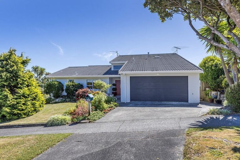 Photo of property in 2 Musket Lane, Whitby, Porirua, 5024
