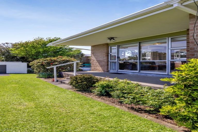 Photo of property in 37 Clifton Drive, Waitara, 4320