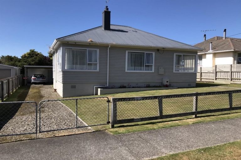 Photo of property in 9 Page Street, Stratford, 4332