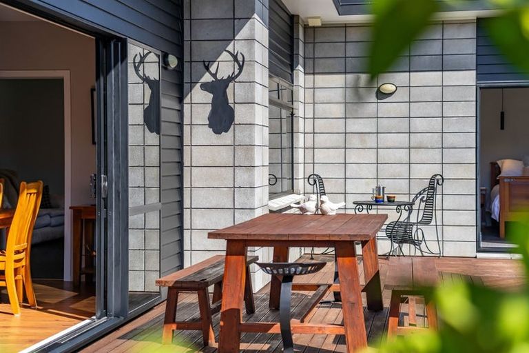 Photo of property in 14 Resolution Drive, Whitby, Porirua, 5024