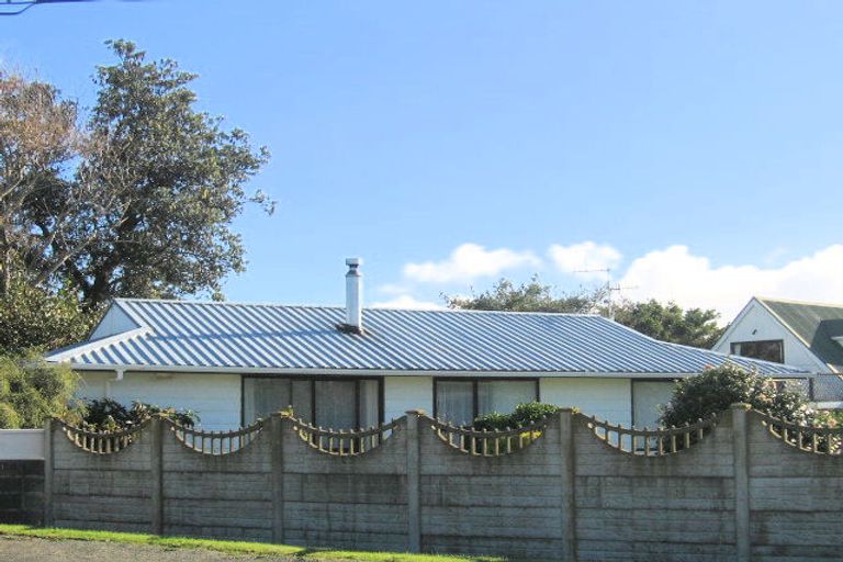 Photo of property in 35a Francis Road, Paraparaumu Beach, Paraparaumu, 5032