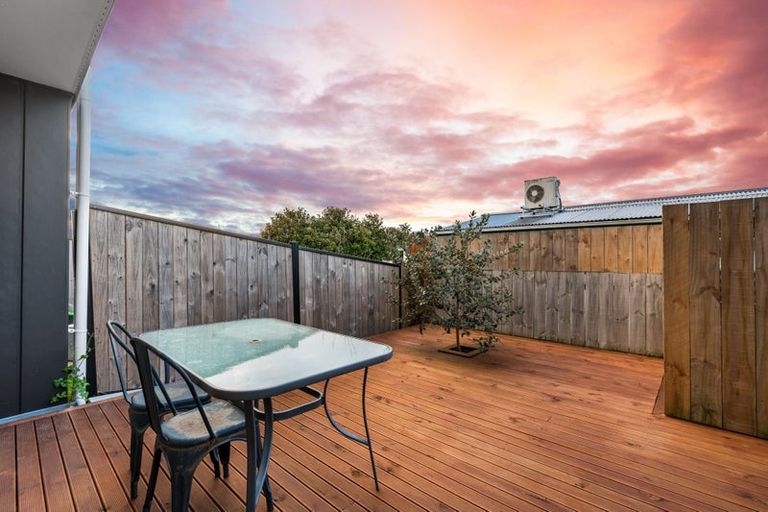 Photo of property in 37 Eileen Newey Place, Henderson, Auckland, 0612
