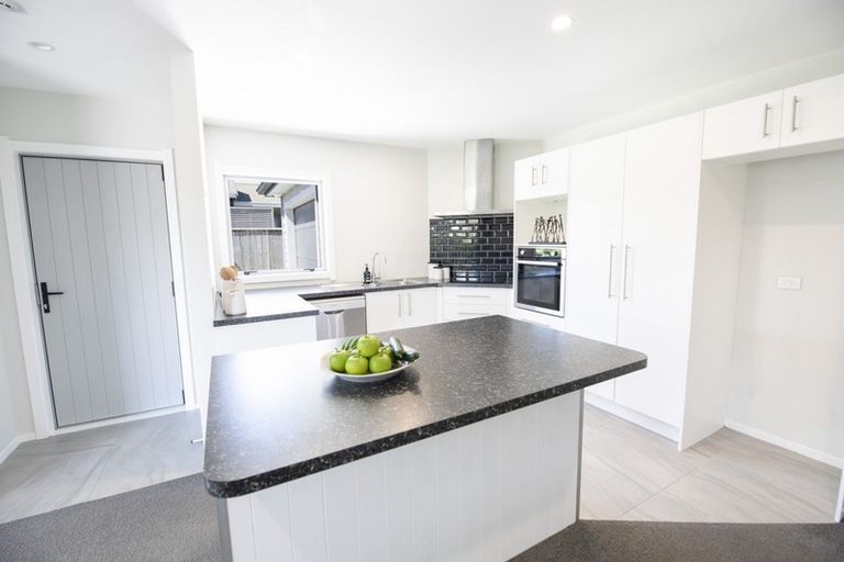 Photo of property in 16a Pembroke Street, Taradale, Napier, 4112