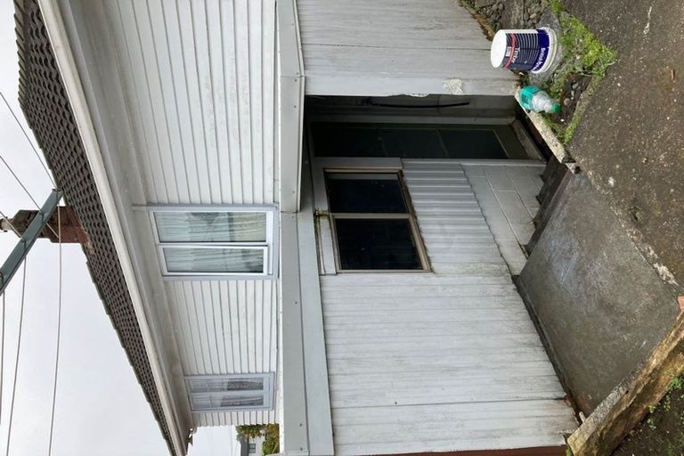 Photo of property in 21 Churchill Avenue, Manurewa, Auckland, 2102