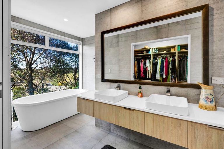 Photo of property in 321b Mangorei Road, Merrilands, New Plymouth, 4312