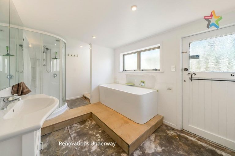 Photo of property in 27 Holyoake Crescent, Avalon, Lower Hutt, 5011