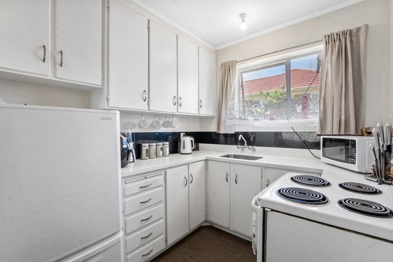 Photo of property in 1/4046 Great North Road, Glen Eden, Auckland, 0602