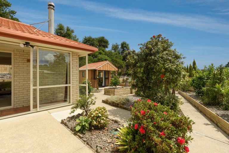 Photo of property in 28 Bateleur Close, Welcome Bay, Tauranga, 3112