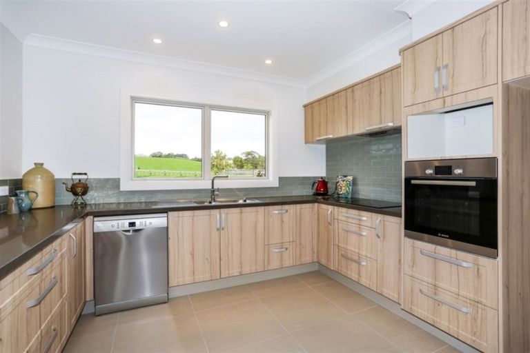Photo of property in 3 Sands Road, Waiuku, 2681