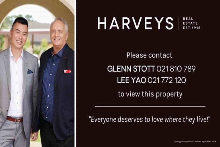 Photo of property in 2 York Road, Titirangi, Auckland, 0604