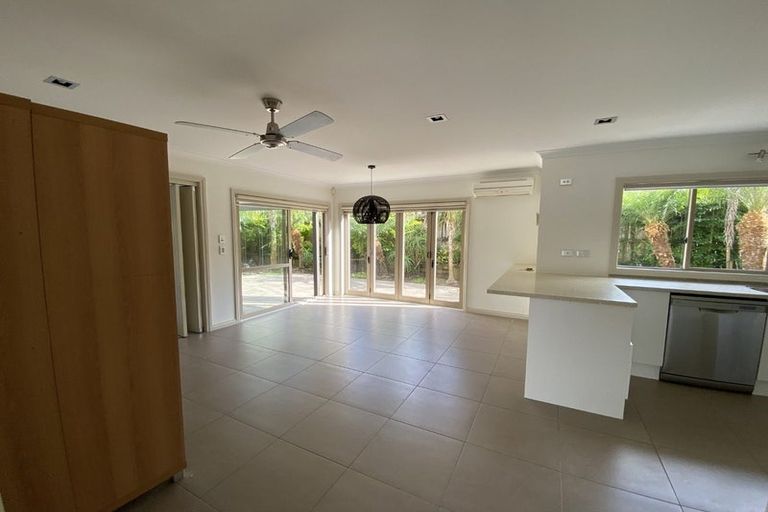 Photo of property in 58 English Oak Drive, Schnapper Rock, Auckland, 0632
