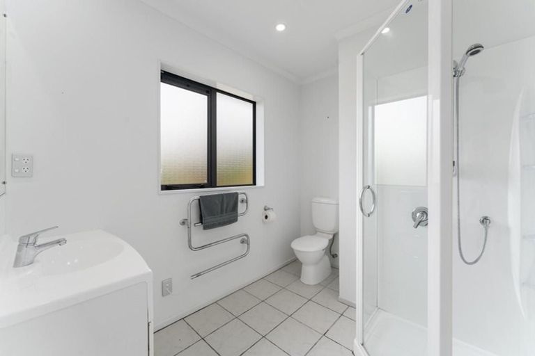 Photo of property in 7 Lambert Way, Paraparaumu, 5032