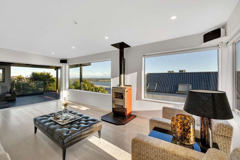 Photo of property in 6 Dunkeld Lane, Redcliffs, Christchurch, 8081