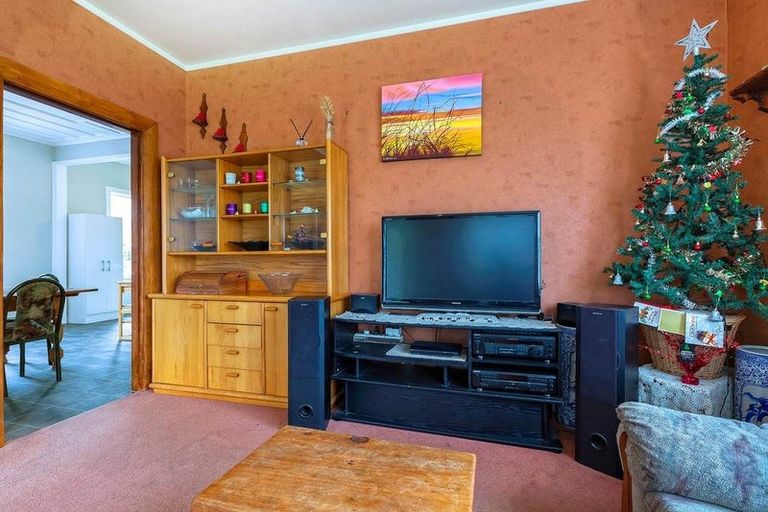 Photo of property in 90 George Street, Tuakau, 2121