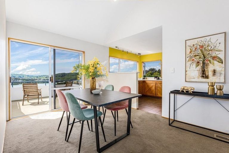 Photo of property in 37 Kahu Road, Paremata, Porirua, 5024