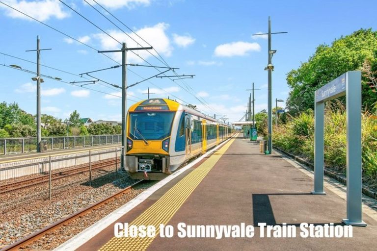 Photo of property in 2/17 Sunnyside Road, Sunnyvale, Auckland, 0612