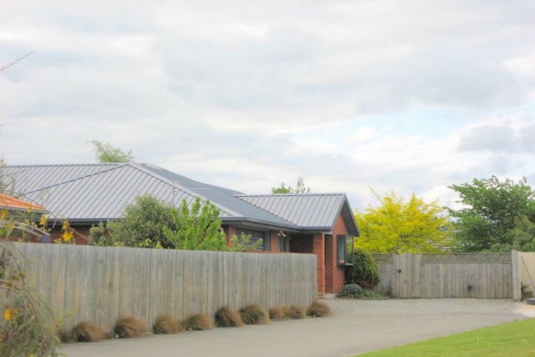 Photo of property in 6 Lowe Place, Rangiora, 7400