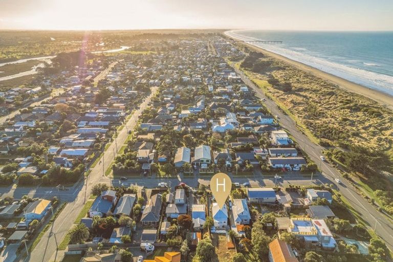 Photo of property in 9 Bellamy Avenue, New Brighton, Christchurch, 8061