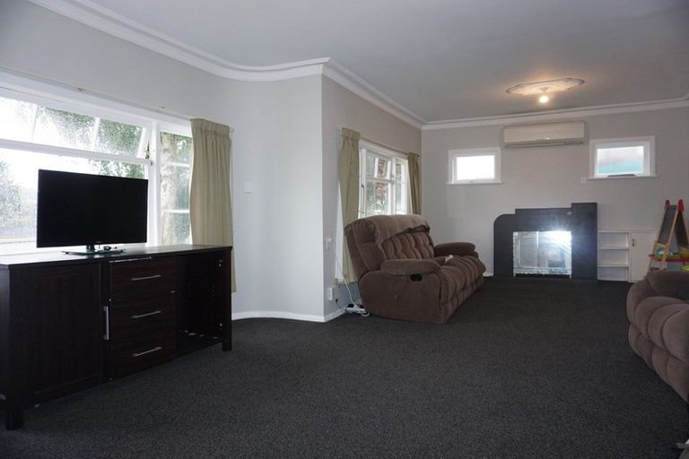Photo of property in 15 Hannan Street, Levin, 5510