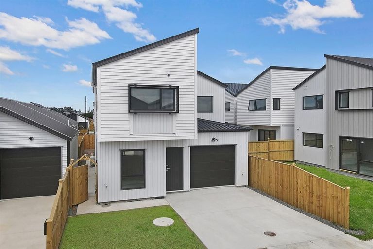 Photo of property in 18 Kairakau Street, Papakura, 2110