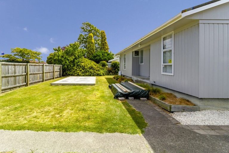 Photo of property in 12 Glamorgan Avenue, Tamatea, Napier, 4112