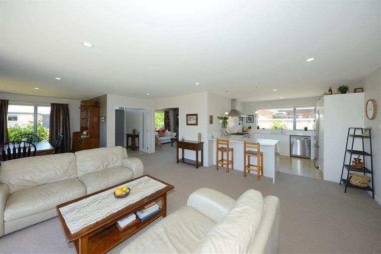 Photo of property in 10 Conie Glen Lane, Broomfield, Christchurch, 8042