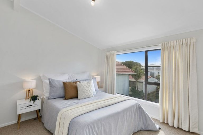 Photo of property in 200f6 Onepu Road, Lyall Bay, Wellington, 6022