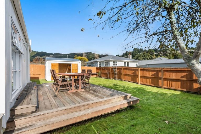 Photo of property in 352 Stokes Valley Road, Stokes Valley, Lower Hutt, 5019