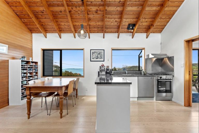Photo of property in 29 Grand View Road, Leigh, 0985