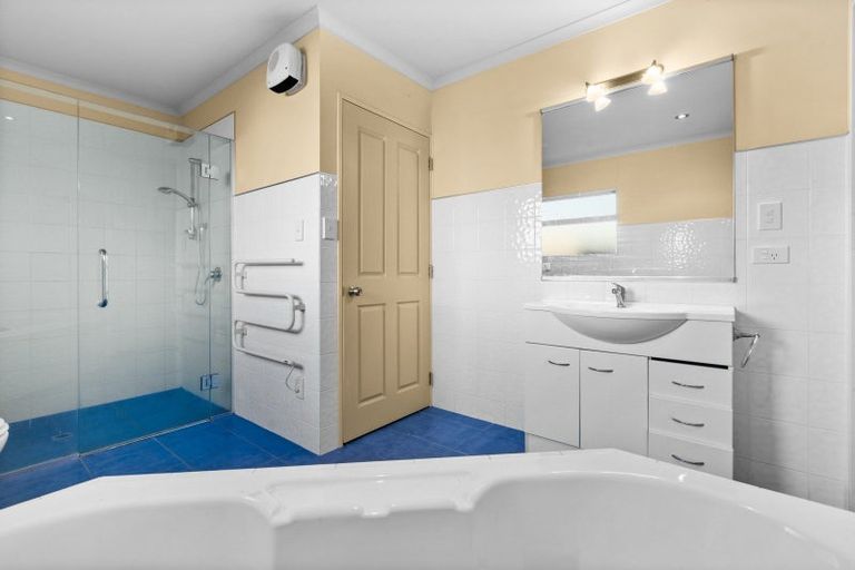 Photo of property in 9a Avenue Road, Greenmeadows, Napier, 4112