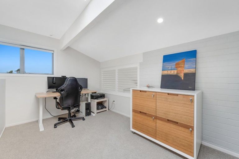 Photo of property in 26 Falstaff Place, Half Moon Bay, Auckland, 2012