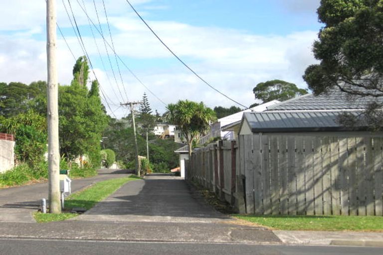 Photo of property in 131c View Road, Sunnyvale, Auckland, 0612