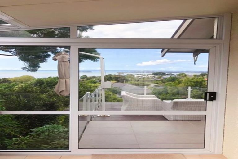 Photo of property in 16 Pounamu Place, Shelly Park, Auckland, 2014