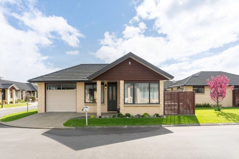 Photo of property in 30 Ian Peter Way, Otaki, 5512